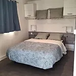 Maison Studio, Tiny House, Parking Privé, Jardin Appartement