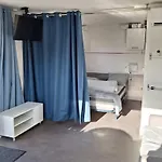 Maison Studio, Tiny House, Parking Privé, Jardin Appartement