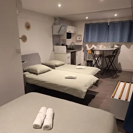 Appartement Maison Studio, Tiny House, Parking Privé, Jardin *