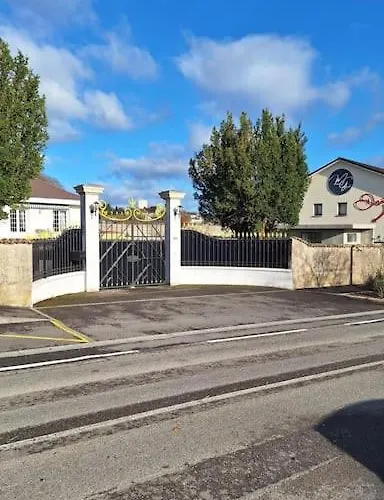 Appartamento Maison Studio, Tiny House, Parking Privé, Jardin *